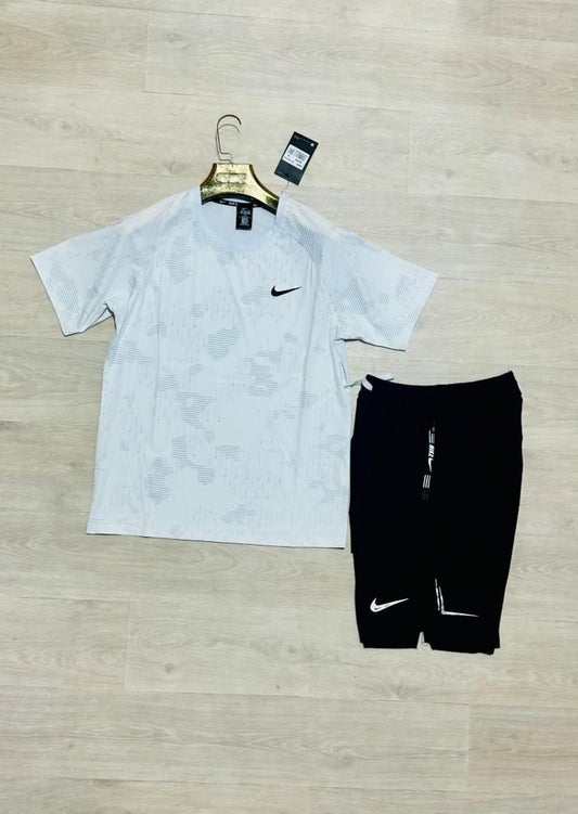 Ensemble Nike T-shirt & Short